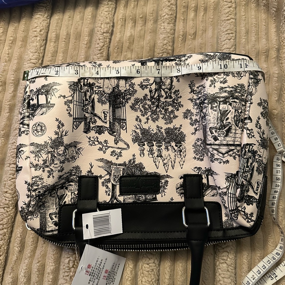 Disney haunted mansion Top-Handle Bag in Cream and Black - Diorama Style nwt - Picture 6 of 7